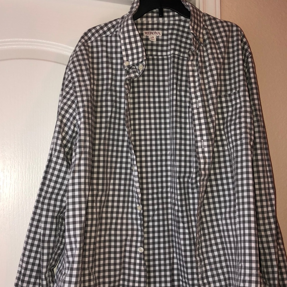 Gray and white men’s plaid button down shirt